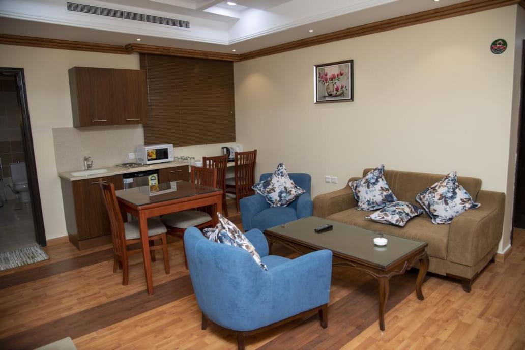 Diva Hotel Suites Jeddah Exterior photo