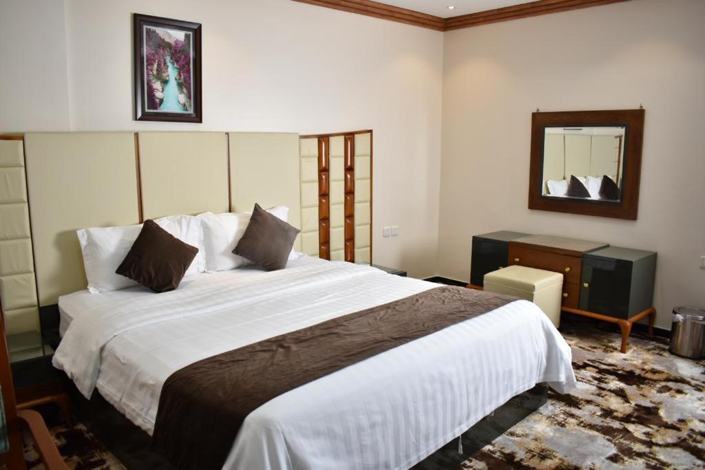 Diva Hotel Suites Jeddah Exterior photo